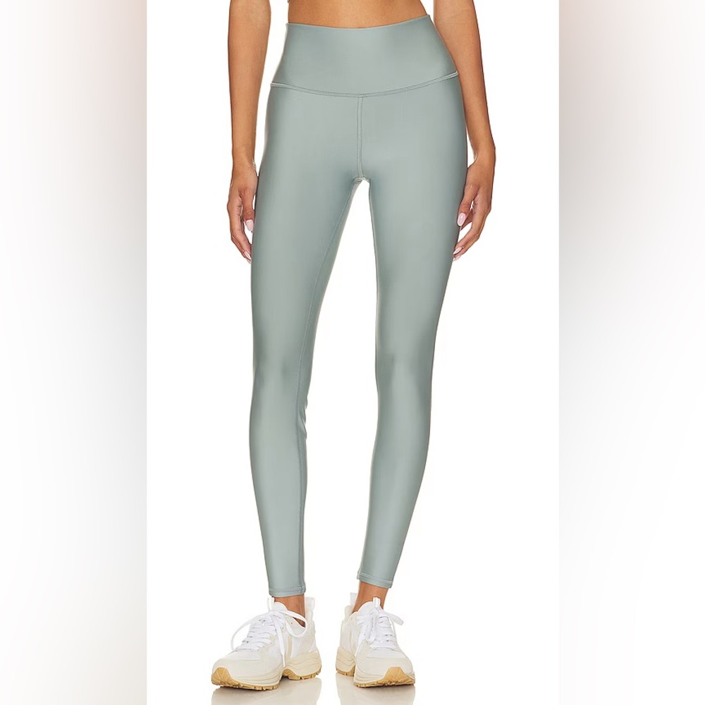 Alo Yoga airlift legging in cosmic gray